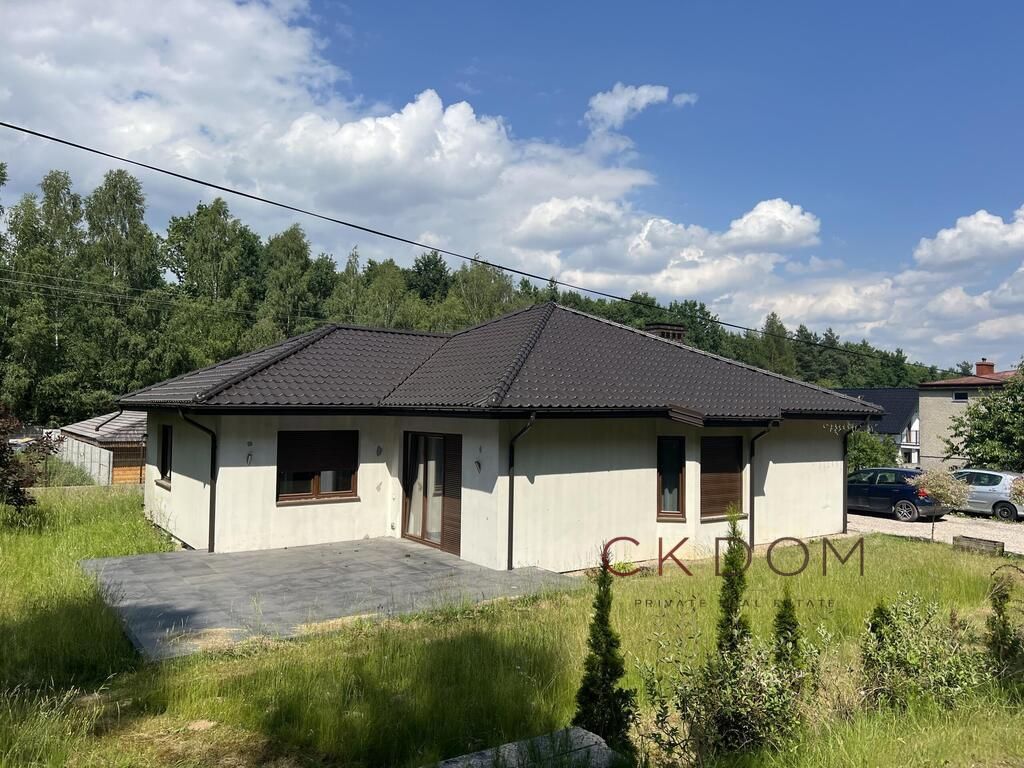 dom wolnostojący, 4 pokoje Kielce Zalesie. Zdjęcie 1