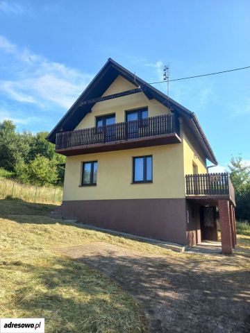 dom wolnostojący, 4 pokoje Mutne. Zdjęcie 1