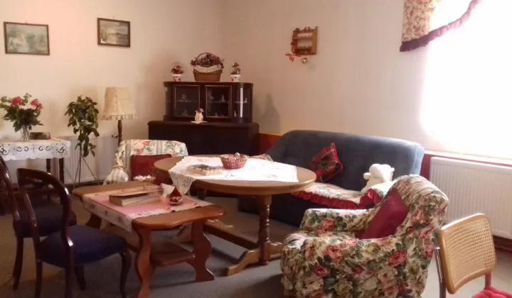 dom wolnostojący, 6 pokoi Brzeźnica, Główna