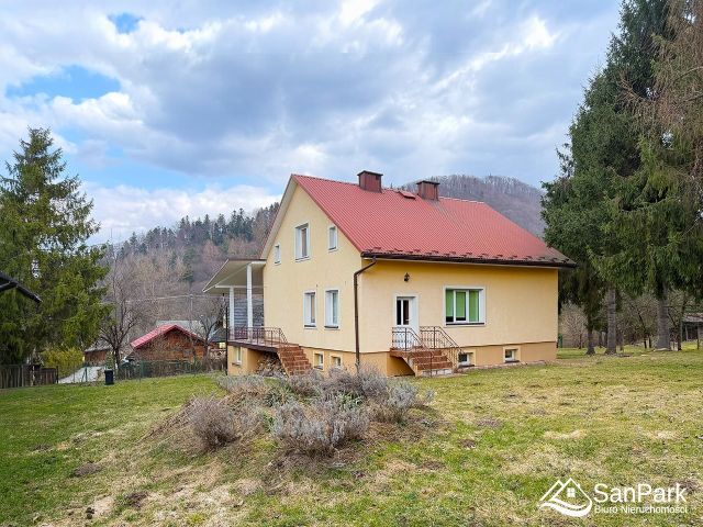 dom wolnostojący, 10 pokoi Bukowiec. Zdjęcie 2