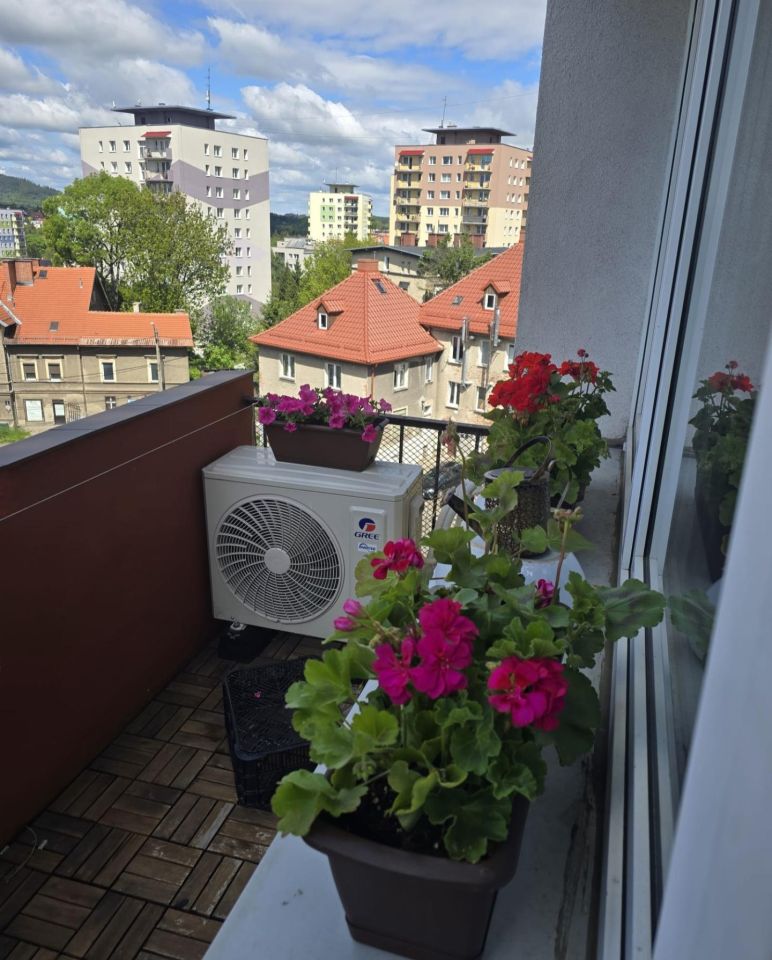 Mieszkanie 3-pokojowe Wałbrzych Biały Kamień, ul. Iwana Miczurina. Zdjęcie 12