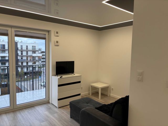 Mieszkanie 1-pokojowe Warszawa Włochy, ul. Łopuszańska. Zdjęcie 1