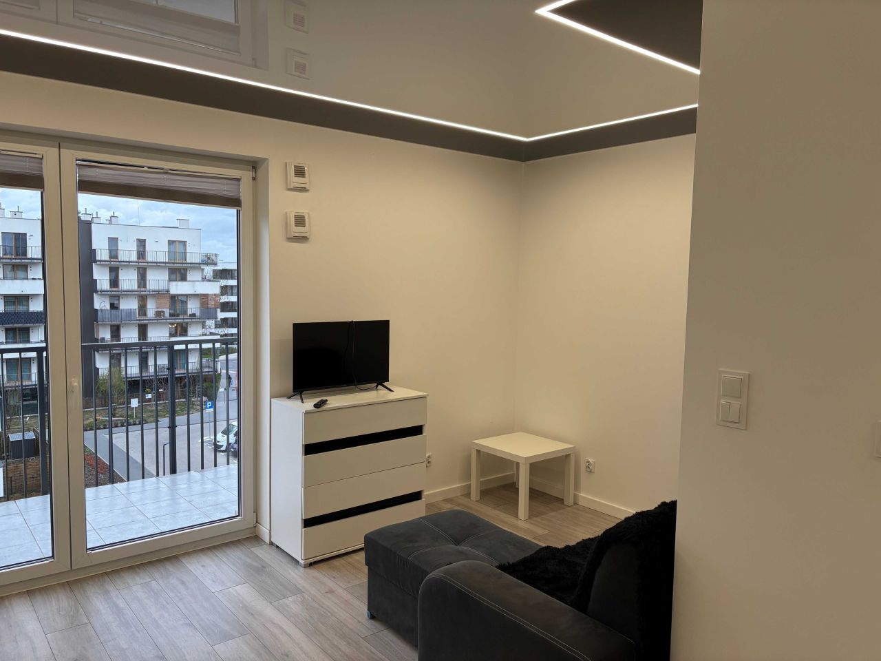 Mieszkanie 1-pokojowe Warszawa Włochy, ul. Łopuszańska. Zdjęcie 1