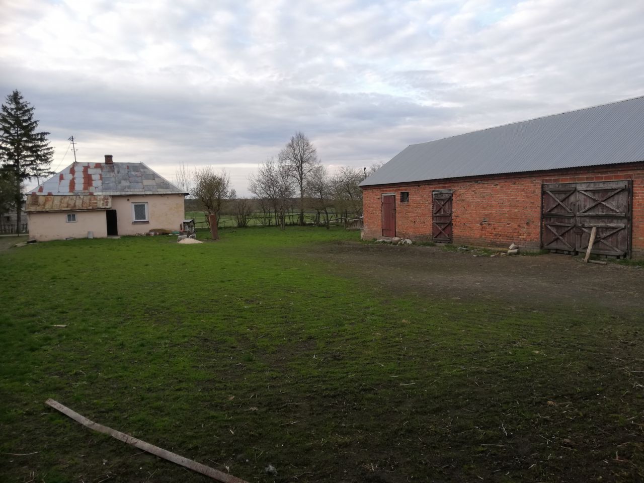 siedlisko, 2 pokoje Haliczany. Zdjęcie 1