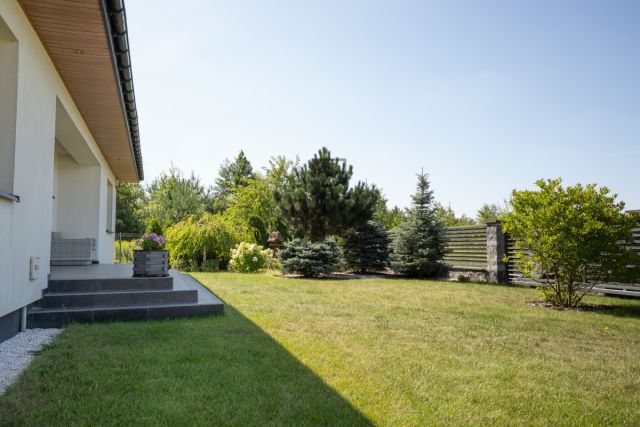 dom wolnostojący, 5 pokoi Stara Wieś, ul. Agawy. Zdjęcie 2