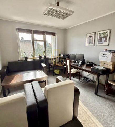 dom wolnostojący, 10 pokoi Wrocław Krzyki, ul. ks. Piotra Wawrzyniaka. Zdjęcie 3