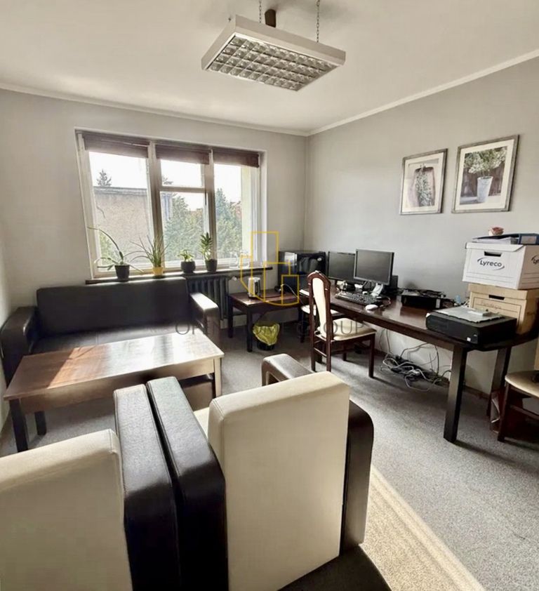 dom wolnostojący, 10 pokoi Wrocław Krzyki, ul. ks. Piotra Wawrzyniaka. Zdjęcie 3