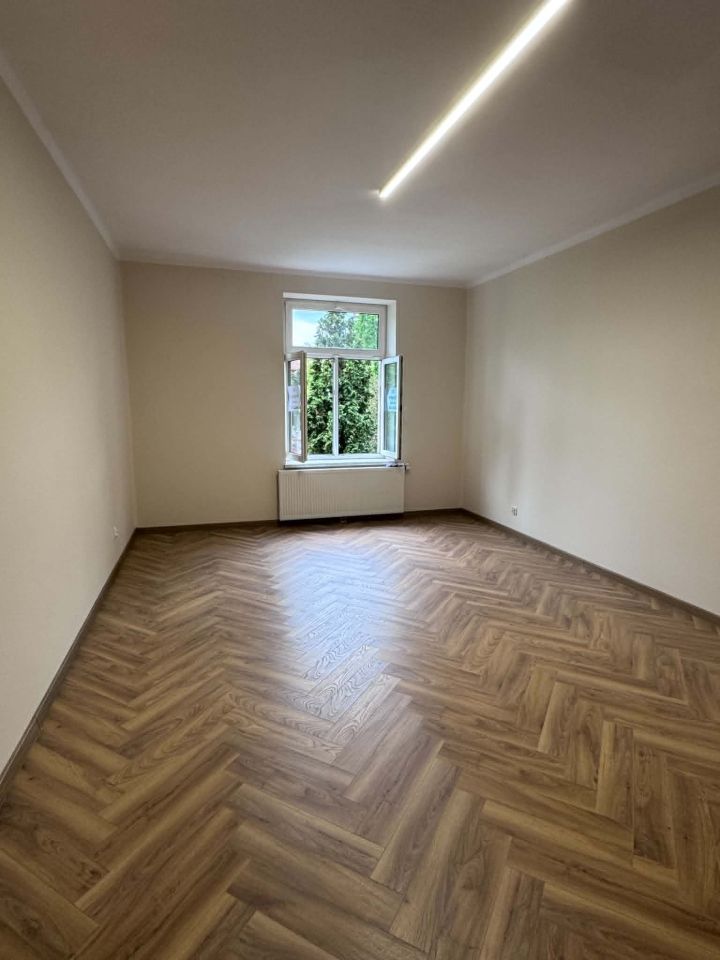Biuro Kraków Grzegórzki, al. płk. Władysława Beliny-Prażmowskiego. Zdjęcie 4