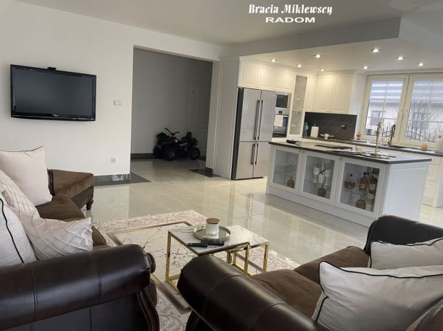 dom wolnostojący, 5 pokoi Radom Długojów Górny, ul. Malenicka. Zdjęcie 9