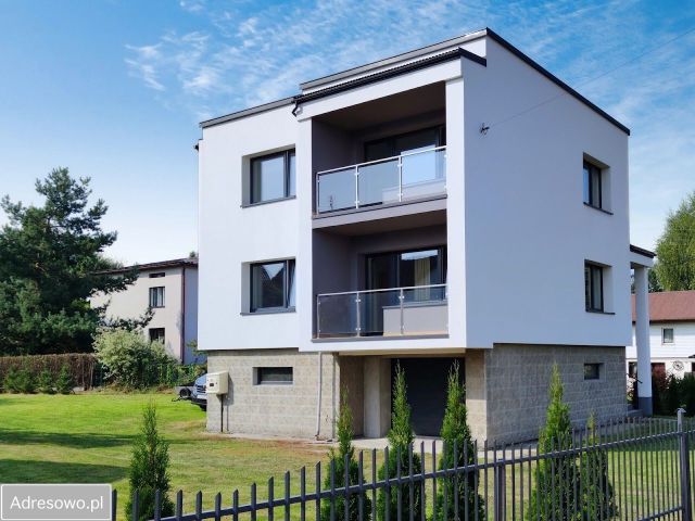 dom wolnostojący, 5 pokoi Kęty, ul. Partyzantów. Zdjęcie 1