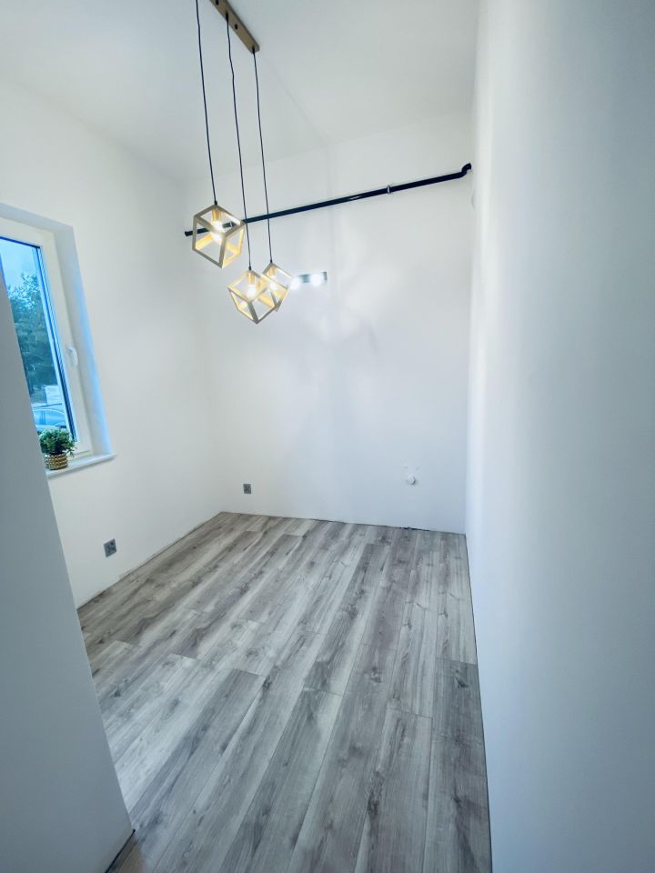 Mieszkanie 7-pokojowe Dąbrowa Rzeczycka. Zdjęcie 30