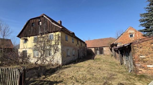 dom wolnostojący, 7 pokoi Henryków Lubański. Zdjęcie 1