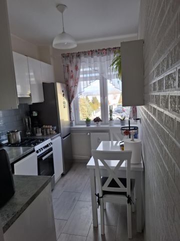 Mieszkanie 3-pokojowe Gniewino, os. Kaszubskie. Zdjęcie 1