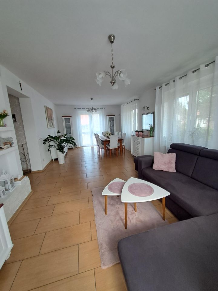 dom wolnostojący, 5 pokoi Dąbrówka-Ług, ul. Bajkowa. Zdjęcie 6