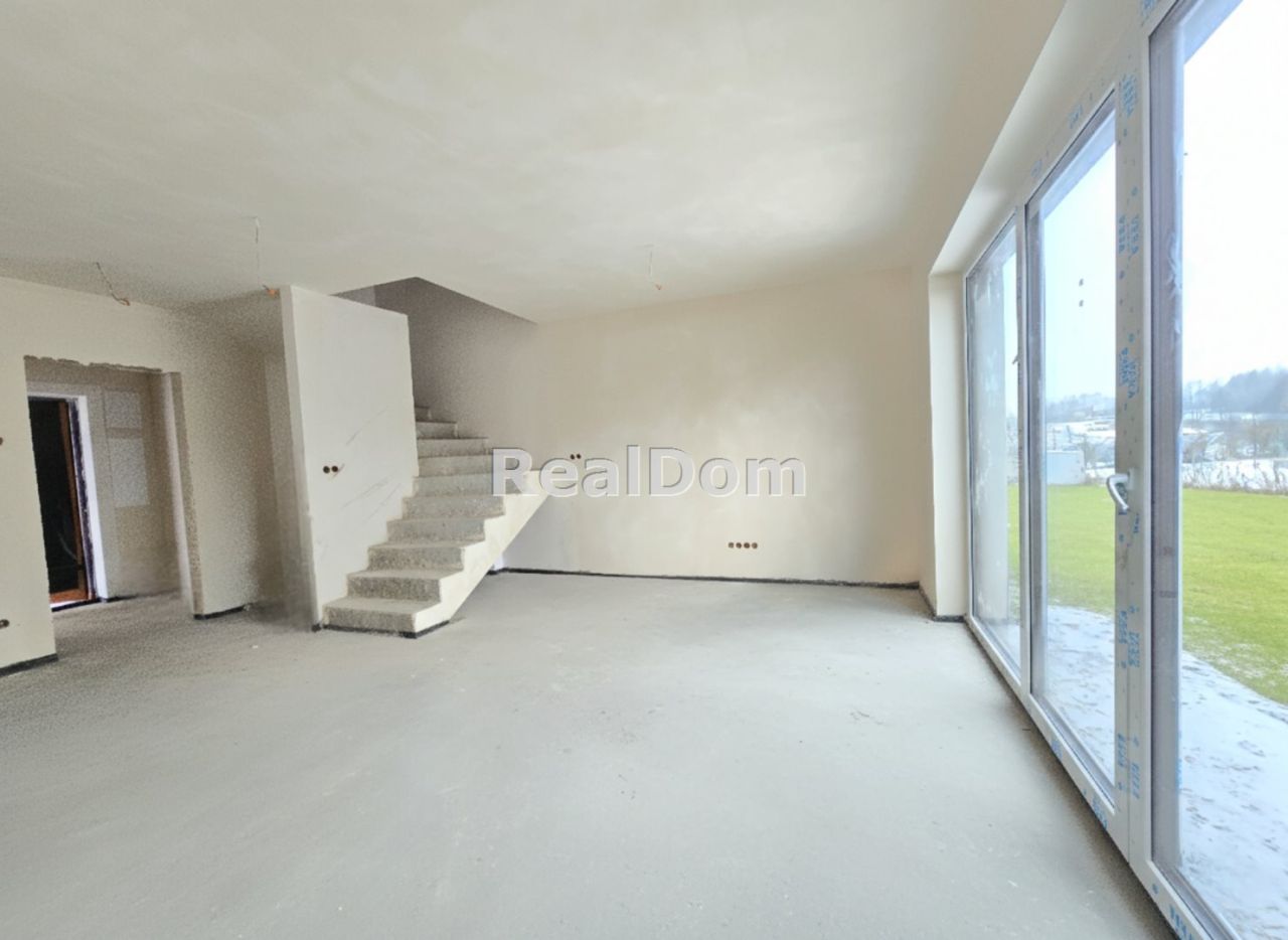 dom szeregowy, 4 pokoje Chrosna. Zdjęcie 3