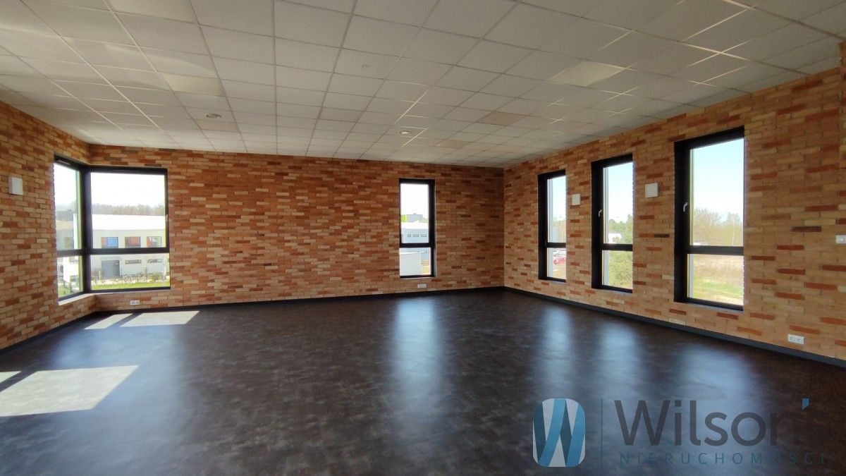 Lokal Chotomów, ul. Stefana Kisielewskiego. Zdjęcie 1