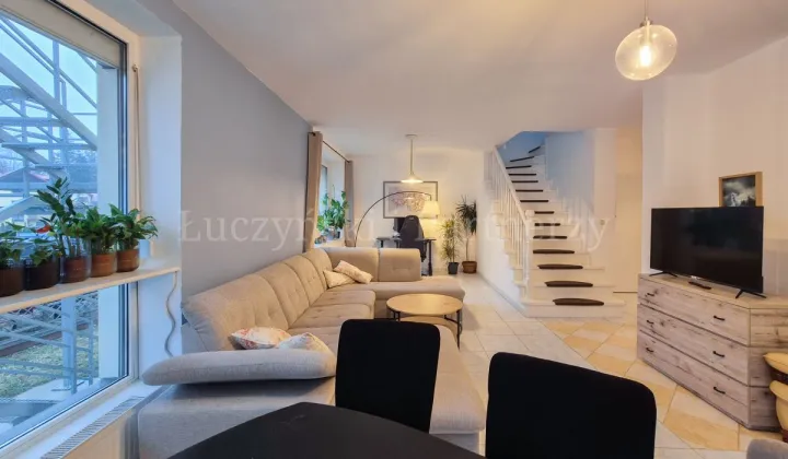 dom wolnostojący, 8 pokoi Karpacz