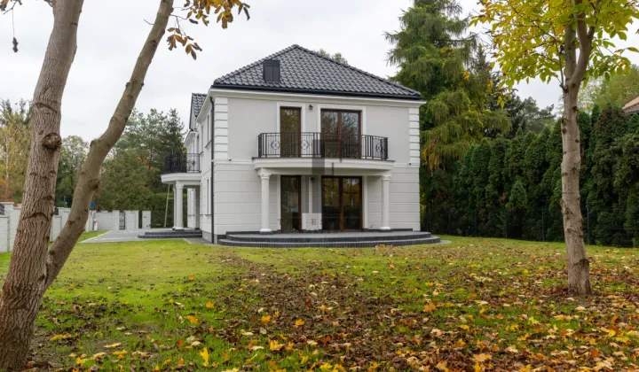 dom wolnostojący, 9 pokoi Konstancin-Jeziorna, ul. Przyjacielska