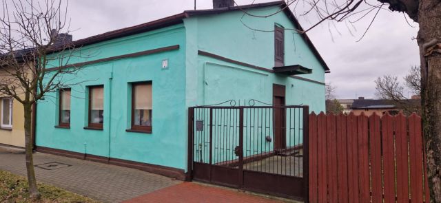 dom wolnostojący, 2 pokoje Poddębice, ul. Sienkiewicza. Zdjęcie 1