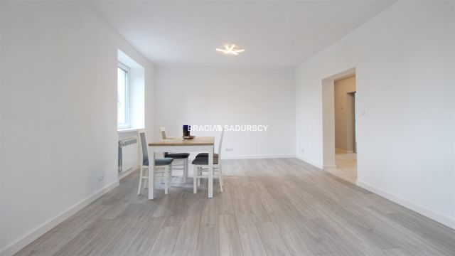 Mieszkanie 4-pokojowe Oleśnica. Zdjęcie 15