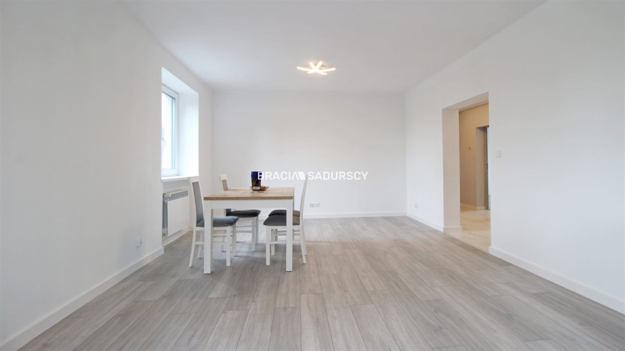 Mieszkanie 4-pokojowe Oleśnica. Zdjęcie 15