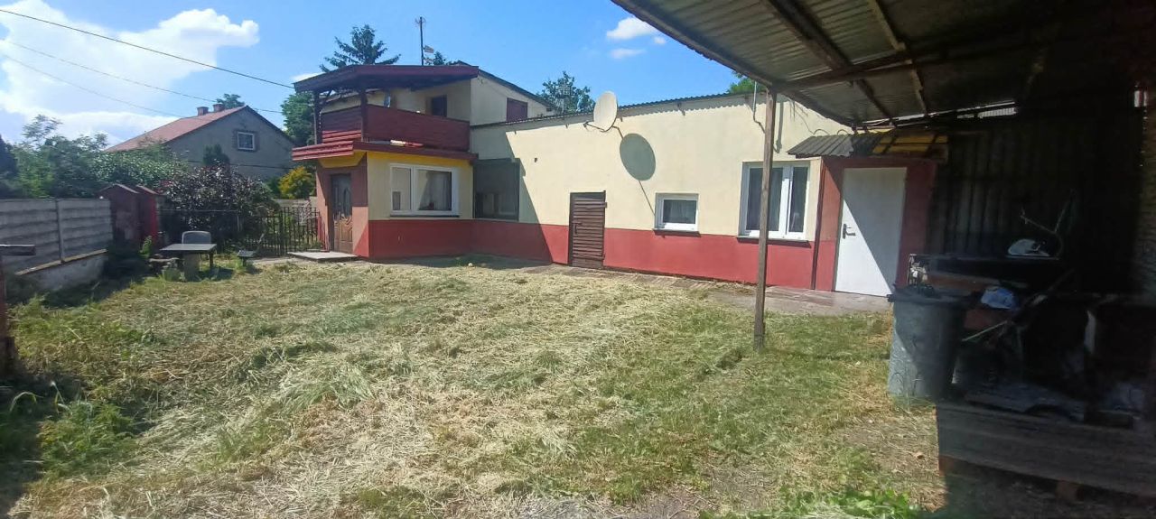 dom wolnostojący, 4 pokoje Rożniatów. Zdjęcie 3