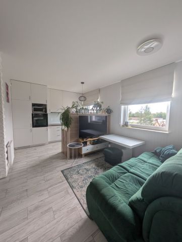 Mieszkanie 4-pokojowe Wrocław Stabłowice, ul. Lubomierska. Zdjęcie 1