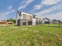 bliźniak, 5 pokoi Kuriany, ul. Złota