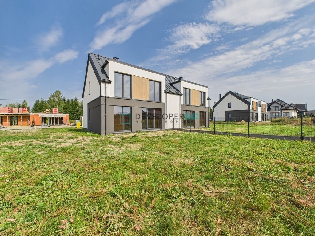 bliźniak, 5 pokoi Kuriany, ul. Złota