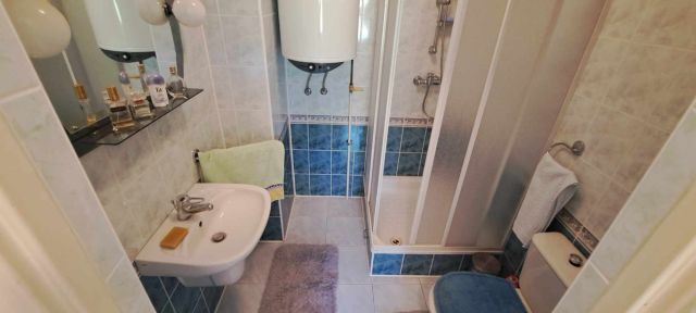 dom wolnostojący, 5 pokoi Lubenia. Zdjęcie 4