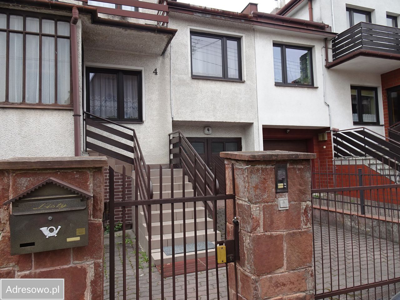 dom szeregowy, 6 pokoi Kielce Ostra Górka, ul. kpt. Władysława Raginisa. Zdjęcie 2