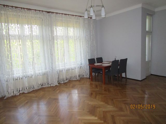 Mieszkanie 4-pokojowe Pabianice. Zdjęcie 1