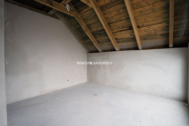 dom wolnostojący, 5 pokoi Zawada. Zdjęcie 16