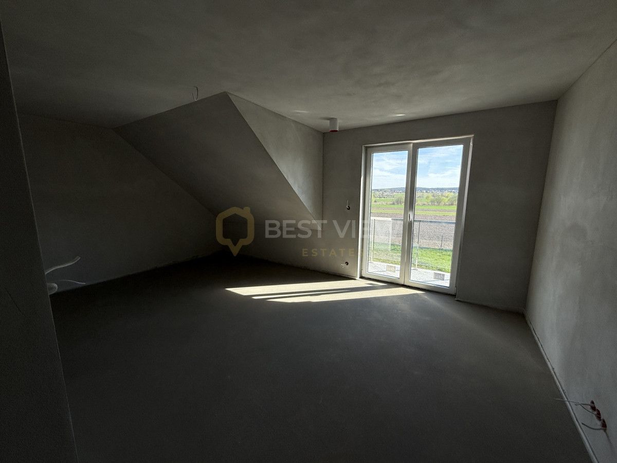 dom wolnostojący, 5 pokoi Górno. Zdjęcie 9