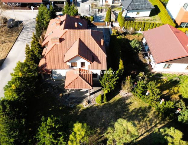 dom wolnostojący, 7 pokoi Kraków Dębniki, ul. Sławomira Odrzywolskiego. Zdjęcie 3