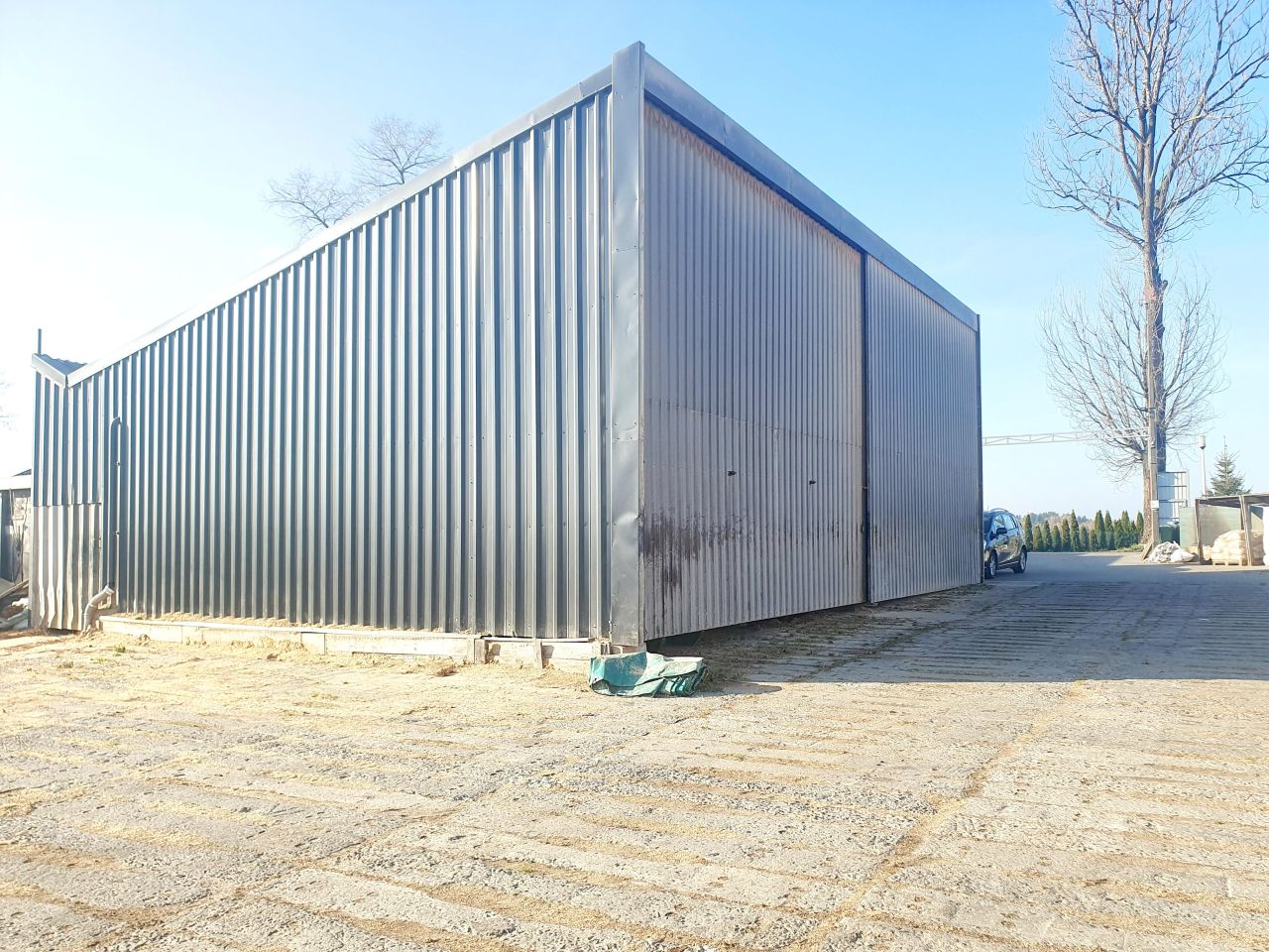 Hala/magazyn Sugajno. Zdjęcie 2