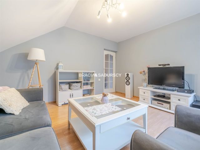 dom wolnostojący, 5 pokoi Kraków Swoszowice, ul. Macieja Dębskiego. Zdjęcie 3