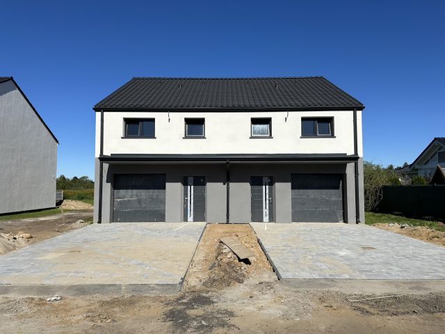 bliźniak, 5 pokoi Pucice, ul. Wrzosowa. Zdjęcie 1