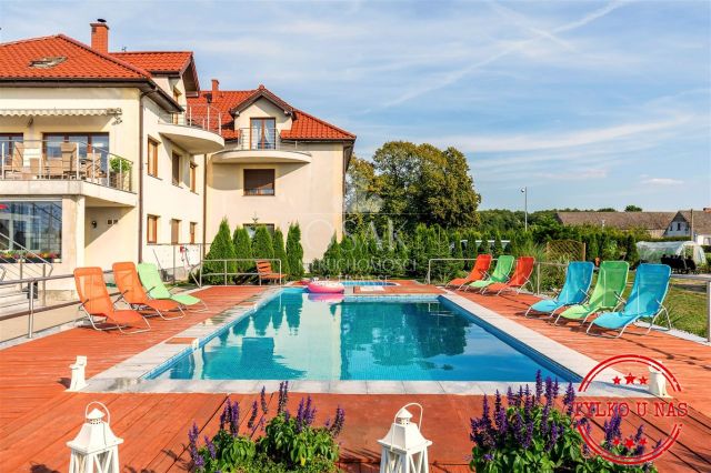 Hotel/pensjonat Świerzno. Zdjęcie 1