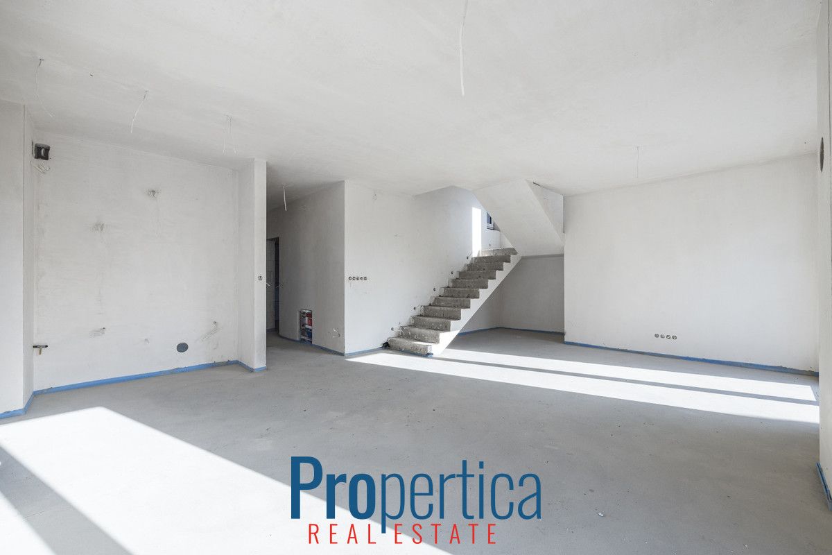 dom wolnostojący, 5 pokoi Stanisławów Pierwszy. Zdjęcie 5