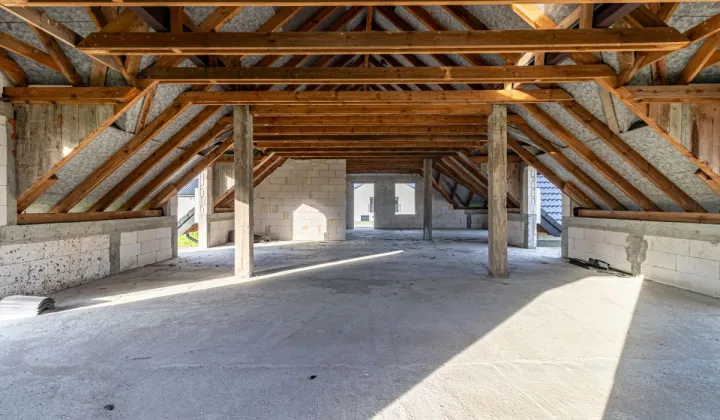 dom wolnostojący, 11 pokoi Nowęcin, ul. Akacjowa