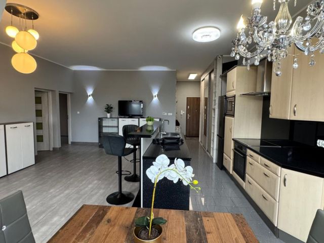 Mieszkanie 3-pokojowe Żerniki Wrocławskie, ul. Kolejowa. Zdjęcie 1