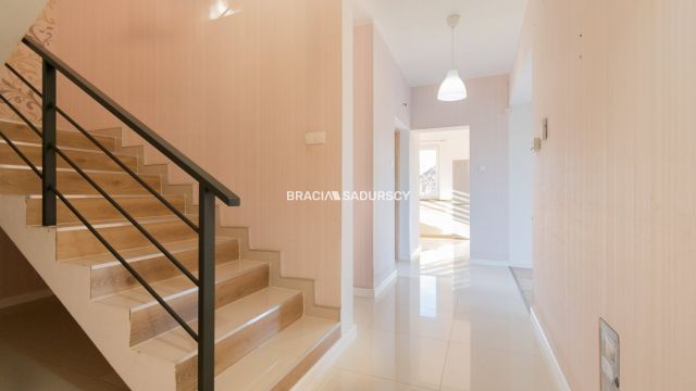 bliźniak, 6 pokoi Wola Luborzycka. Zdjęcie 8