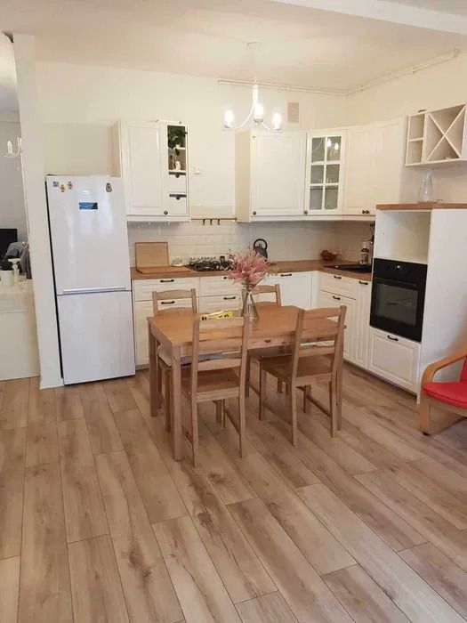 Mieszkanie 5-pokojowe Marki. Zdjęcie 9