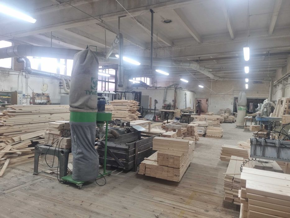 Hala/magazyn Nisko. Zdjęcie 3