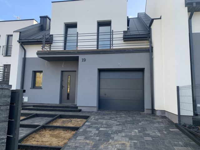 dom szeregowy, 4 pokoje Białystok Starosielce, ul. Klepacka. Zdjęcie 1