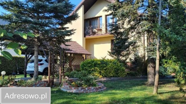 dom wolnostojący, 5 pokoi Brwinów. Zdjęcie 1