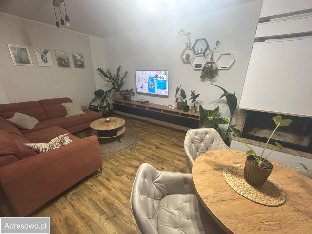 dom szeregowy, 4 pokoje Świebodzin, os. Wichrowe Wzgórze. Zdjęcie 1