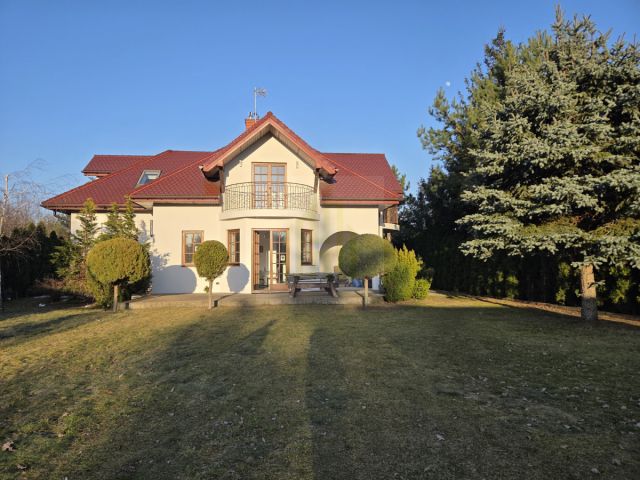 dom wolnostojący, 5 pokoi Grodzisk Mazowiecki, ul. M. Konopnickiej. Zdjęcie 1