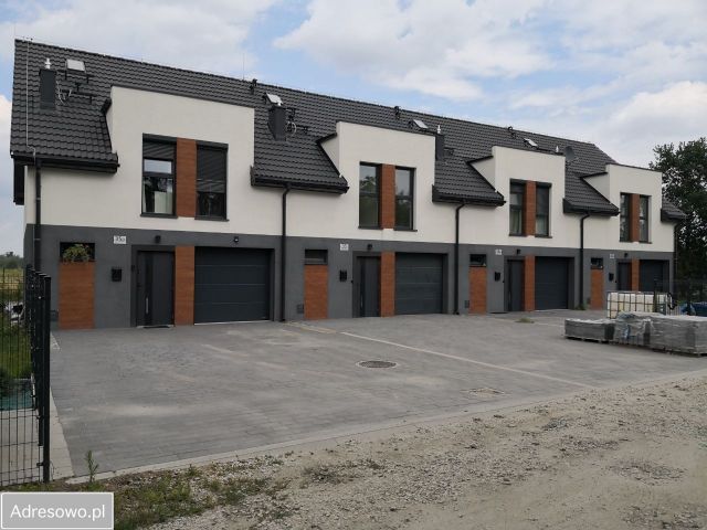 dom szeregowy, 5 pokoi Wrocław Jerzmanowo, ul. Płużna. Zdjęcie 1